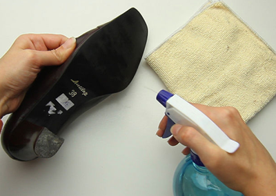 Cum se fac pantofi anti-alunecare cu spray de silicon