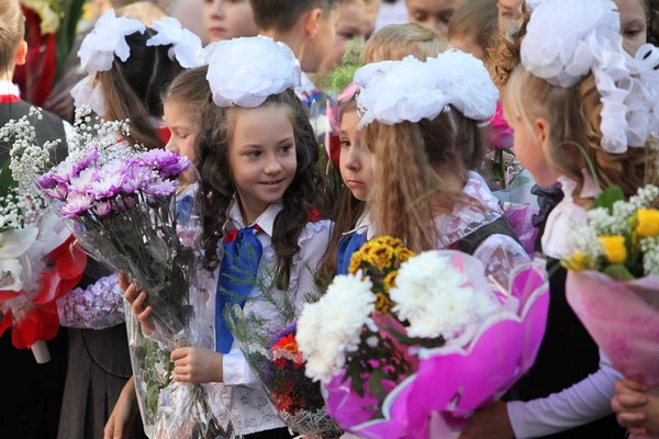 O mare oră pentru 1 septembrie, temă. Scenarii pentru orele de curs pe 1 septembrie pentru clasele 1-11 O mare oră pentru 1 septembrie, temă. Scenarii pentru orele de curs pe 1 septembrie pentru clasele 1-11