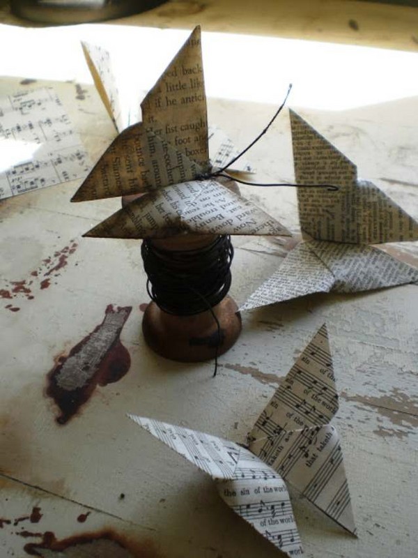 Facem un fluture din hârtie cu mâinile noastre Facem un fluture din hârtie cu mâinile noastre