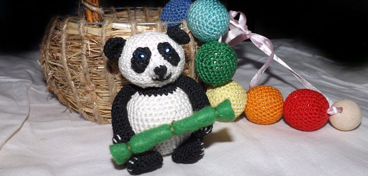 Tricotate jucărie Panda cu mâinile tale