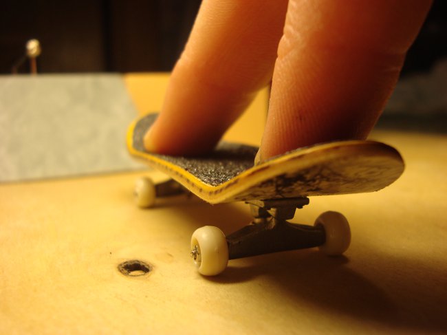 Cum sa faci un fingerboard cu mainile tale?