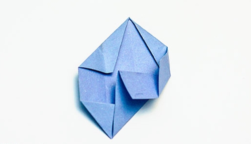Cum sa faci o floare de origami cu mainile tale