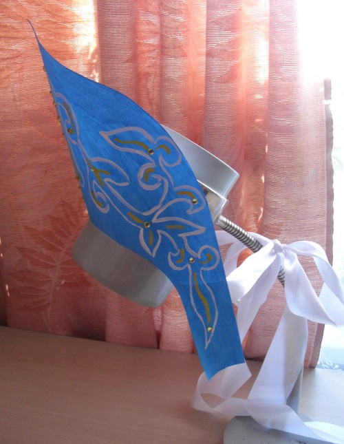 Kokoshnik din Rusia de carton