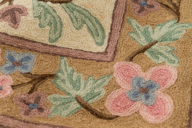 Broderie cu catifea: cativa cusaturi Broderie cu catifea: cativa cusaturi