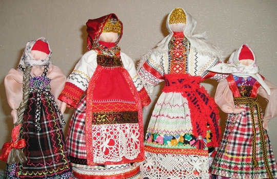 Facem papusa Maslenitsa cu mâinile noastre.