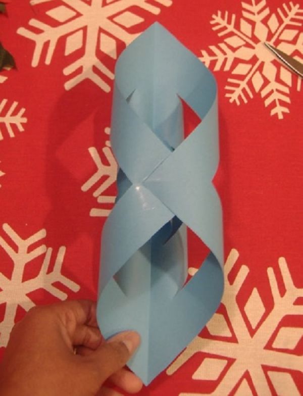 Frumoase fulgi de zăpadă pentru Anul Nou din 2017 cu propriile lor mâini de hârtie - diagrame și fotografii în etape. Cursuri de masterat pentru copii pe fulgii de zăpadă mari în tehnica origami