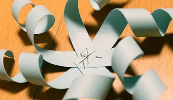 Frumoase fulgi de zăpadă pentru Anul Nou din 2017 cu propriile lor mâini de hârtie - diagrame și fotografii în etape. Cursuri de masterat pentru copii pe fulgii de zăpadă mari în tehnica origami