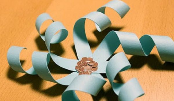 Frumoase fulgi de zăpadă pentru Anul Nou din 2017 cu propriile lor mâini de hârtie - diagrame și fotografii în etape. Cursuri de masterat pentru copii pe fulgii de zăpadă mari în tehnica origami