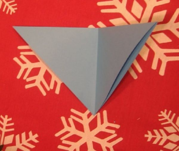 Frumoase fulgi de zăpadă pentru Anul Nou din 2017 cu propriile lor mâini de hârtie - diagrame și fotografii în etape. Cursuri de masterat pentru copii pe fulgii de zăpadă mari în tehnica origami