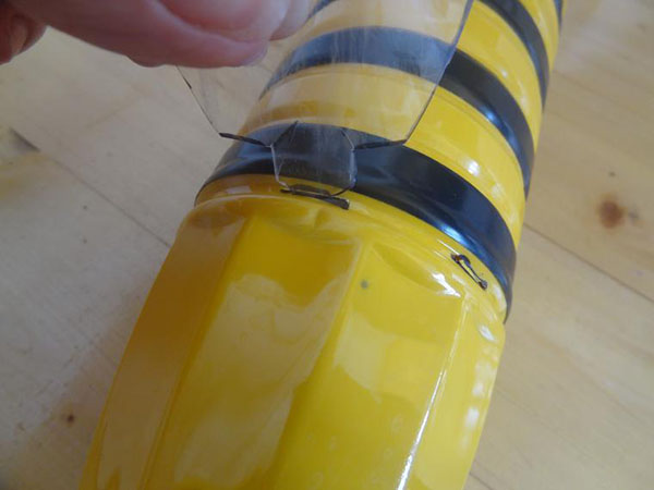 Noi meserii din sticle de plastic cu mâinile lor pentru grădină și livadă