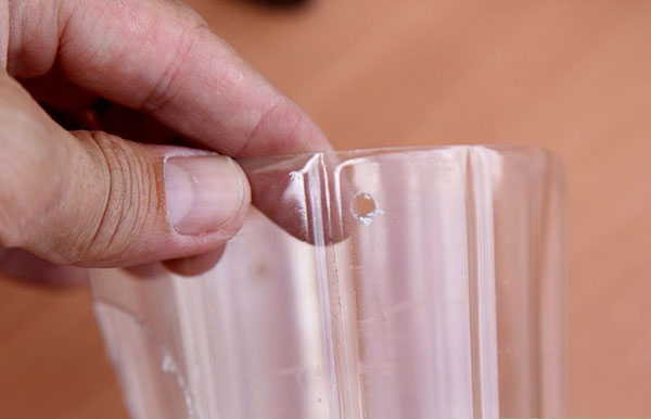 Noi meserii din sticle de plastic cu mâinile lor pentru grădină și livadă