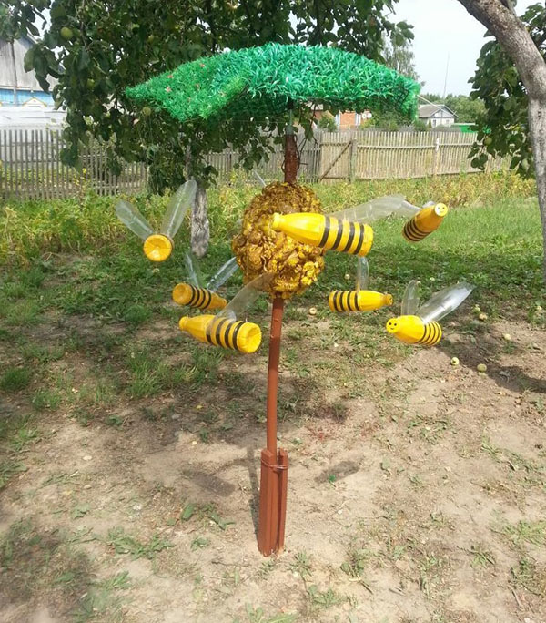 Noi meserii din sticle de plastic cu mâinile lor pentru grădină și livadă