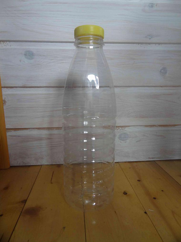 Noi meserii din sticle de plastic cu mâinile lor pentru grădină și livadă