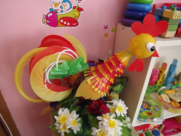 Noi meserii din sticle de plastic cu mâinile lor pentru grădină și livadă