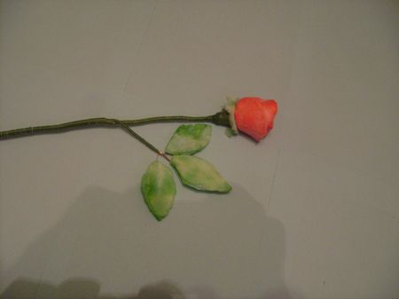 Un cadou pentru florile mamei din vată de bumbac
