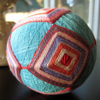 Temari: bile de fir Temari: bile de fir
