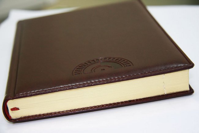 Embossing pe piele la domiciliu Embossing pe piele la domiciliu