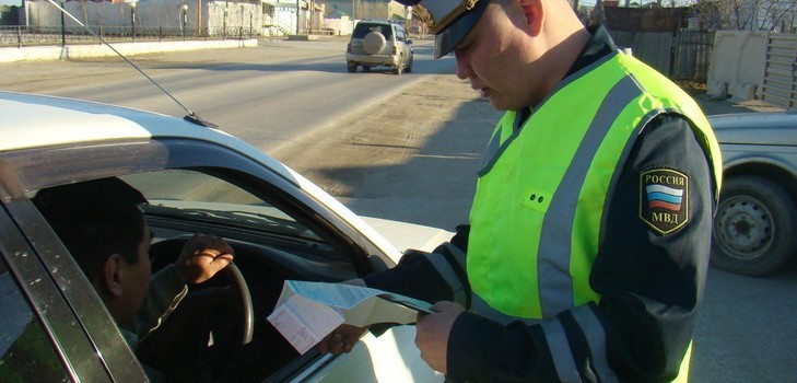 Cum să aflăm despre amenzi ale Inspectoratului de Stat pentru Siguranța Rutieră pentru permisul de conducere în Samara