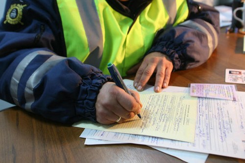 Cum să aflăm despre amenzi ale Inspectoratului de Stat pentru Siguranța Rutieră pentru permisul de conducere în Samara