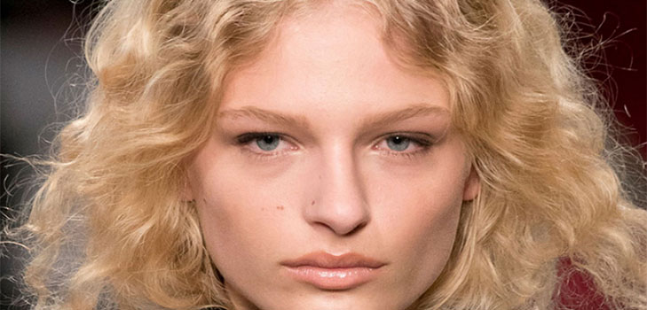 Curly & Chic: cum să purtați bucle în această toamnă