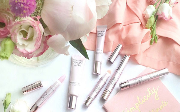 Două în una: linia cosmetică exclusivă Estée Lauder Genuine Glow