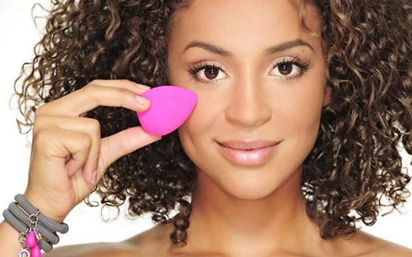 Efect de make-up timp de zece minute: sfaturi make-up artist Chanel