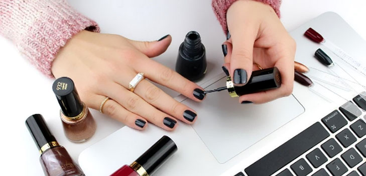 Manichiură creativă cu mâinile tale: Top-4 modele de design de la Instagram