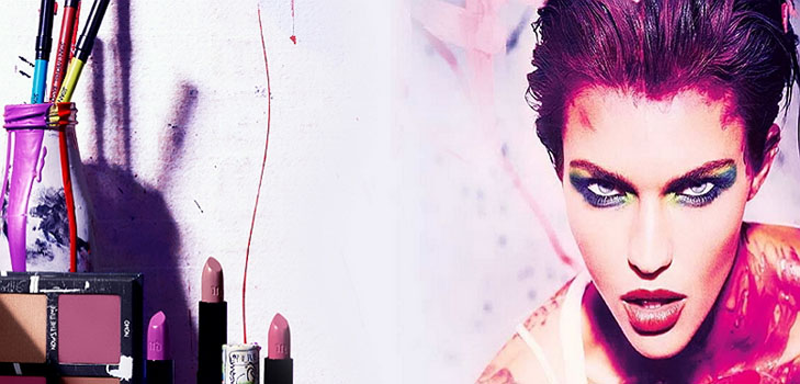 Colecția de vară de machiaj Urban Decay 2017 pentru femeile curajoase de modă