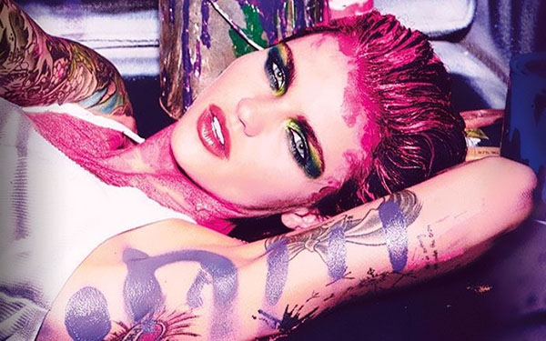 Colecția de vară de machiaj Urban Decay 2017 pentru femeile curajoase de modă