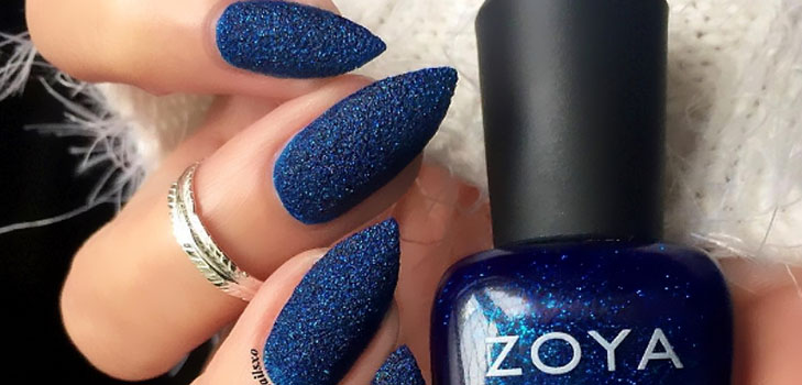Cea mai bună artă de Anul Nou cu Lacuri Zoya Enchanted