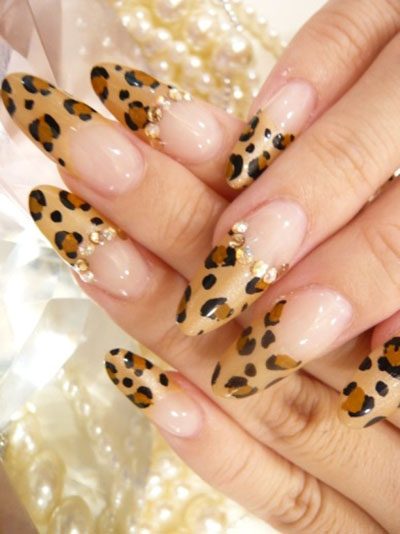Cuiile leopard se întorc și se întorc la modă