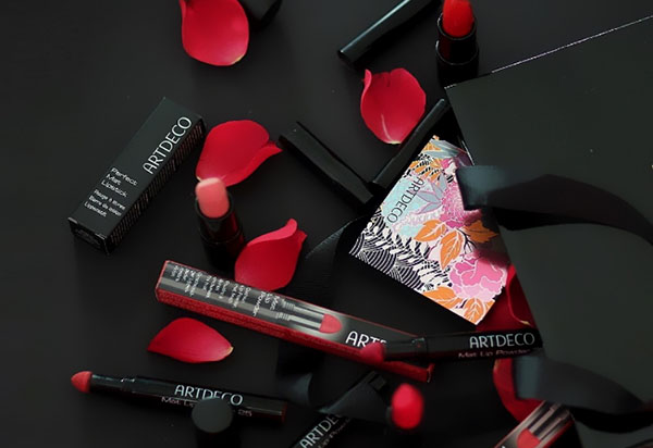 Festive make-up cu colecție decorativă Artdeco Hipnotic Blossom