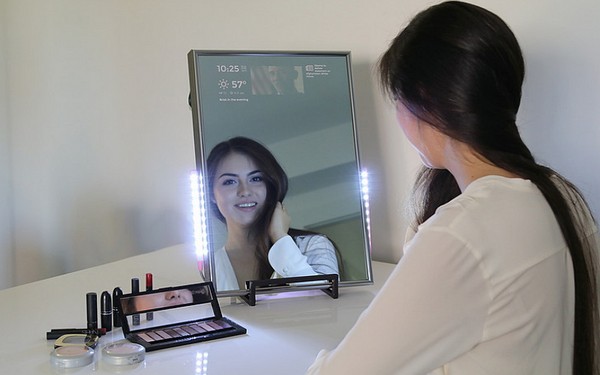 Mai mult decât o reflecție: o oglindă inteligentă Perseus Mirrors