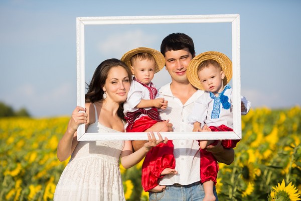 Ziua familiei 2016 - istoria și tradițiile sărbătorii, evenimentele din 8 iulie 2016. Felicitări pentru Ziua de familie, dragoste și credință în versuri și proză