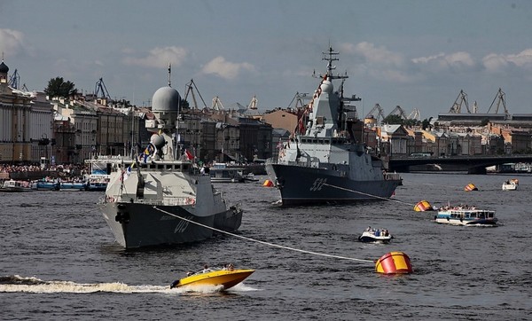 Felicitări pentru Ziua Marinei - 2016 - scurtă și amuzantă în versuri și proză. Program festiv pentru Ziua Marinei în 2016 la Moscova, Sankt-Petersburg, Kronstadt, Sevastopol, Novorossiysk