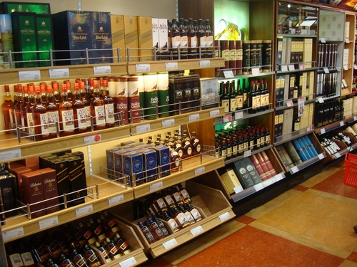 Duty-free: ce este asta? Ce pot cumpăra fără taxe vamale?