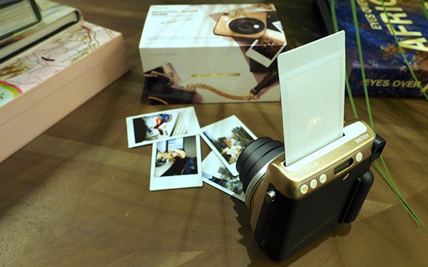Camera de moda: Michael Kors X Fijifilm Instax Mini 70