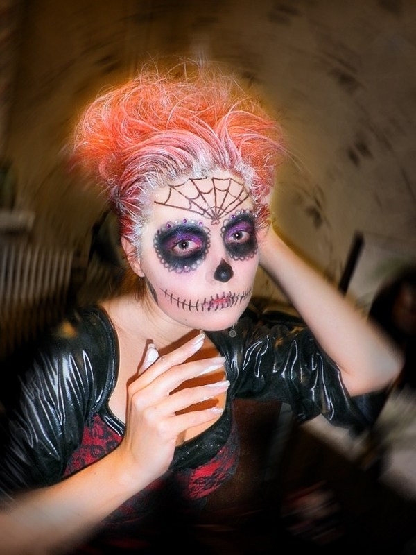 Halloween la școală: cum să sărbătoriți, idei pentru scenariu, concursuri, video. Costum pentru Halloween pentru școală cu mâinile tale, fotografie