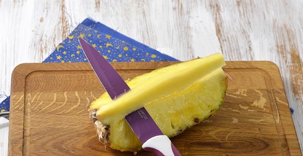 Cum sa taie un ananas in mod corespunzator si frumos