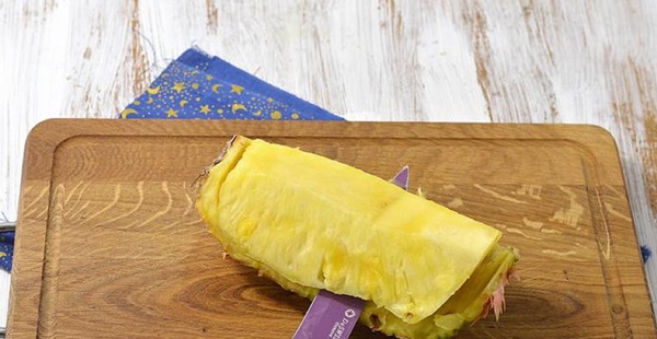 Cum sa taie un ananas in mod corespunzator si frumos