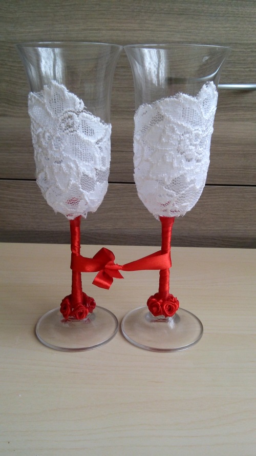 Decoratiuni pentru ochelari de soare