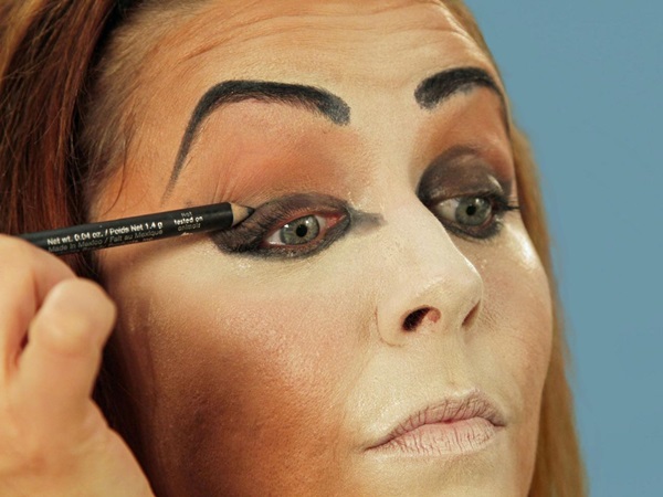 Scary machiaj pentru Halloween cu mâinile tale pentru fete și fete
