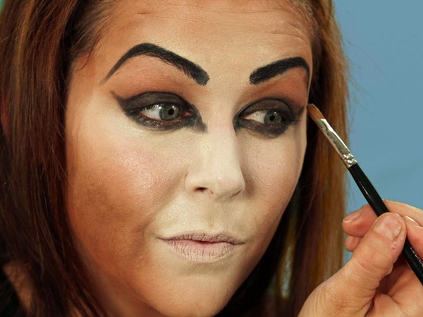 Scary machiaj pentru Halloween cu mâinile tale pentru fete și fete