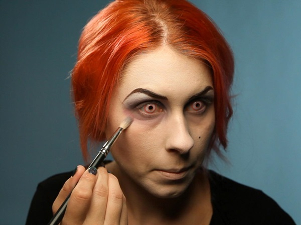 Scary machiaj pentru Halloween cu mâinile tale pentru fete și fete
