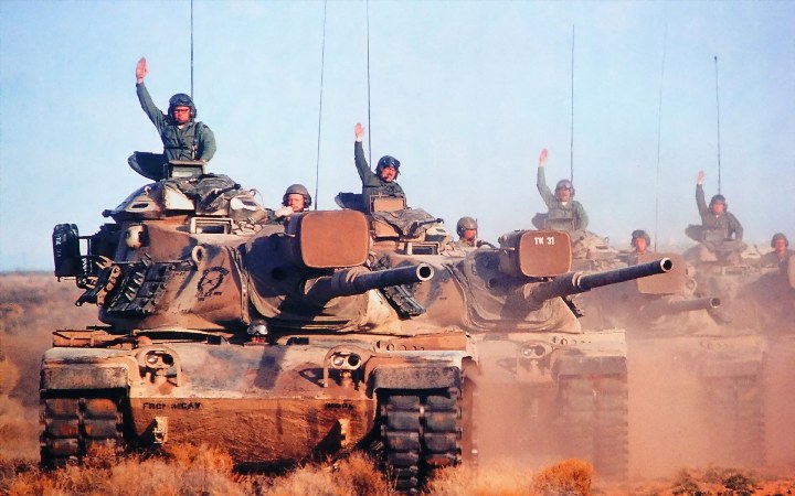 militare pe tancuri