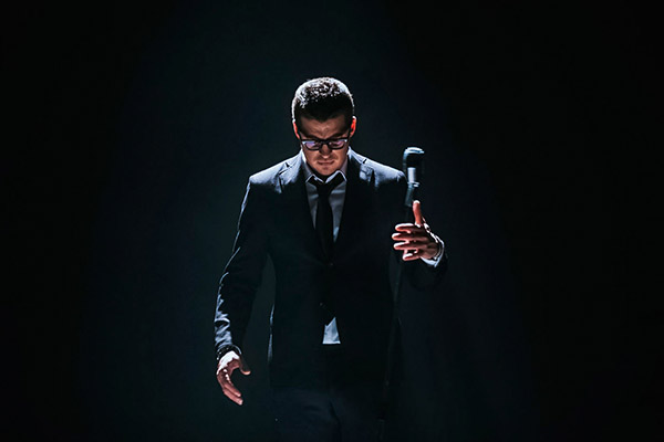 De ce sunt "returnate" numite cele mai spectaculoase spectacole teatrale ale secolului XXI?