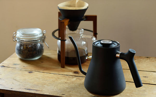 Cadou pentru esteți: aparat de cafea "inteligent" Stagg Ekg