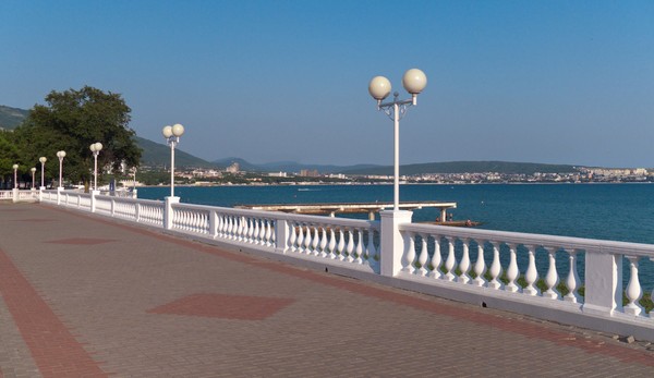 Cum va fi vremea la Gelendzhik în septembrie 2016? Prognoza centrului hidrometeorologic privind temperatura și temperatura apei din Gelendzhik pentru luna septembrie și recenzii ale turiștilor