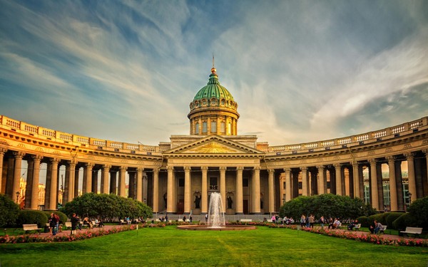 Ce fel de vreme se așteaptă la Sankt Petersburg în iunie 2016