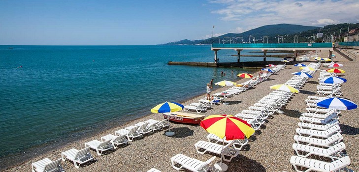 Ce vreme se așteaptă la Sochi în august 2016, conform previziunilor centrului hidrometeorologic și conform recenziilor turiștilor, temperatura apei și a aerului din Sochi în luna august